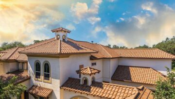 The Look of Tile Without the Weight: Why Homeowners Are Choosing Stone-Coated Steel